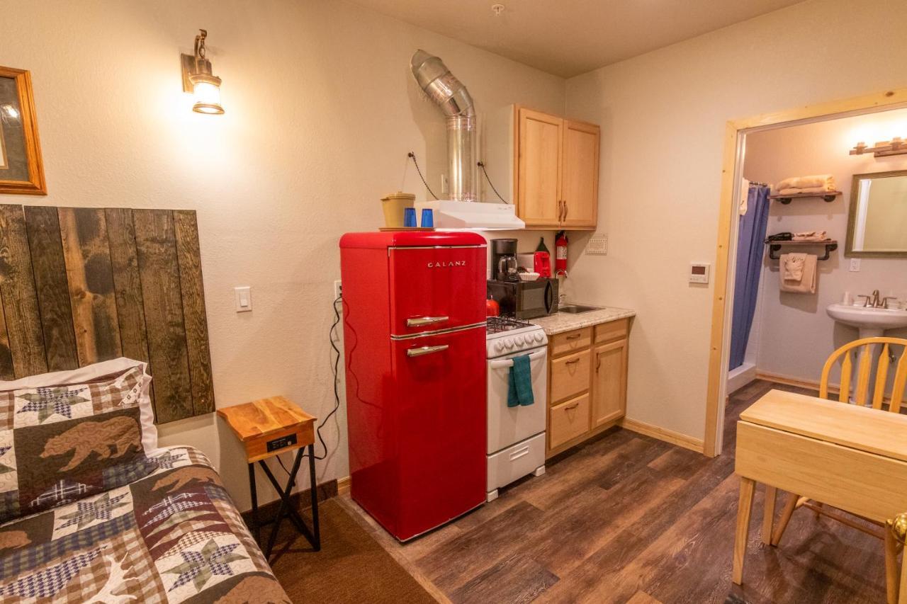 June Lake Motel Екстериор снимка