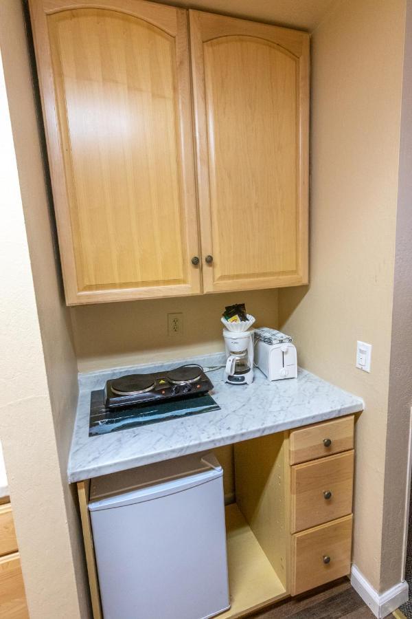 June Lake Motel Екстериор снимка