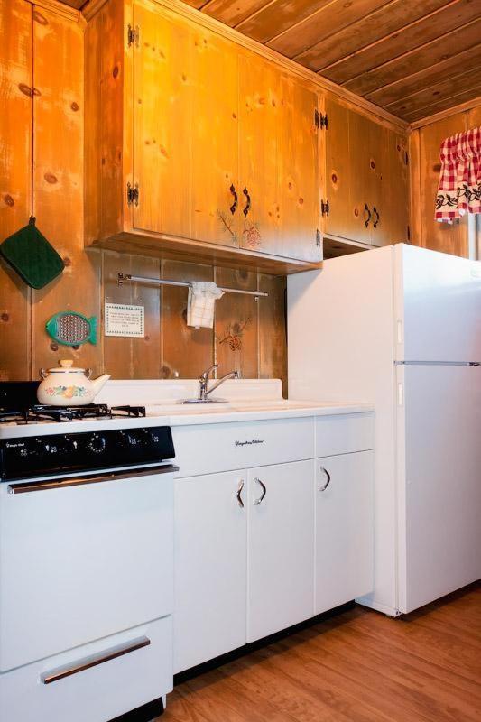 June Lake Motel Екстериор снимка