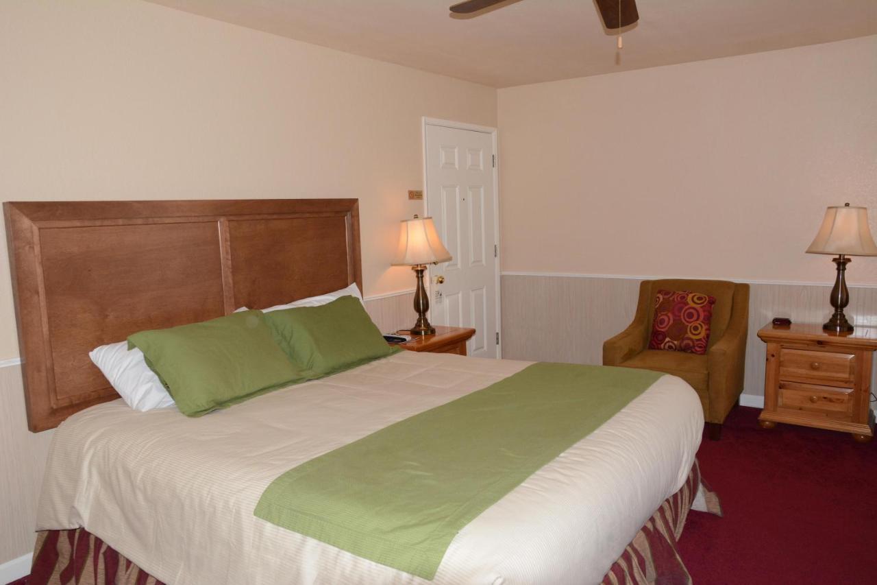 June Lake Motel Екстериор снимка